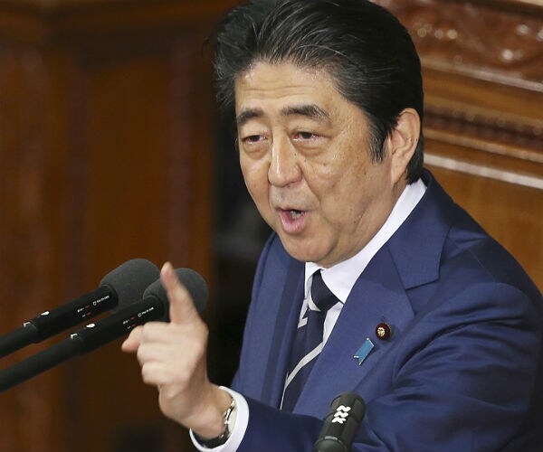 Trump to Play Golf With Japanese PM Next Week