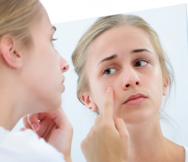 Young Girls Use Anti-Aging Creams Seen on Social Media