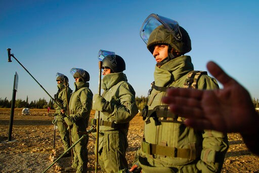 The Latest: Russia Fires Missiles at IS Targets in Syria