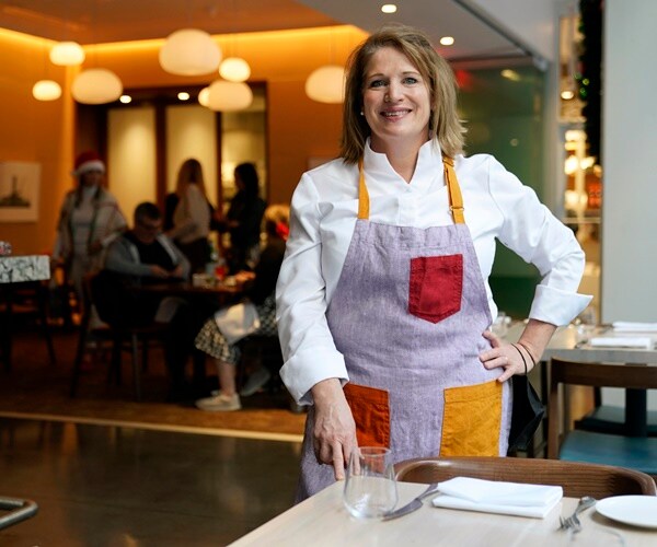 Restaurants Anxious as Omicron, High Food Costs Take Toll