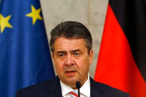 German FM Praises Serbian PM, Says Protests Show Democracy