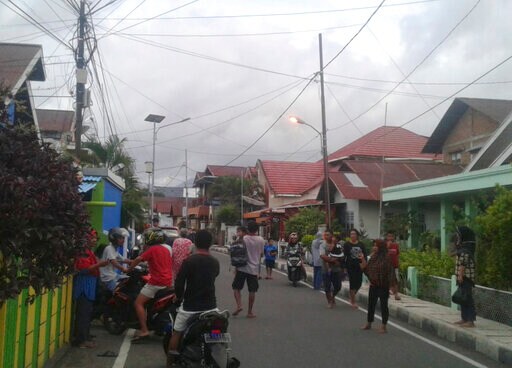 2 People Dead, Dozens of Homes Damaged in Indonesian Quake