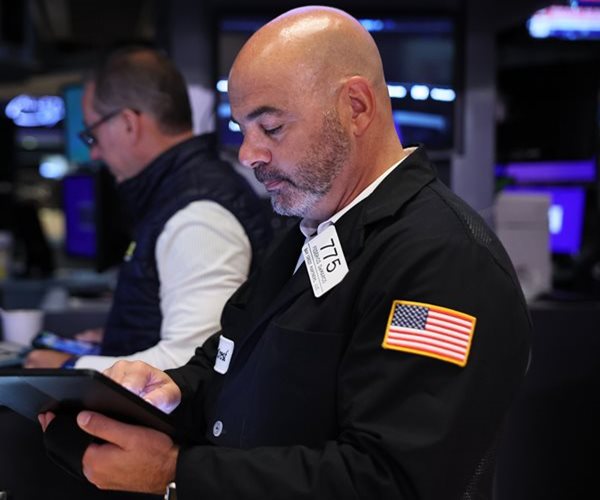 Wall Street Opens Lower on Tariff Uncertainty