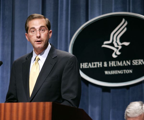 alex azar at podium