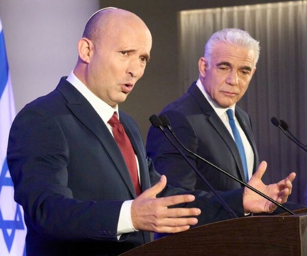 Two Former Israeli PMs Join Forces Against Netanyahu in Elections