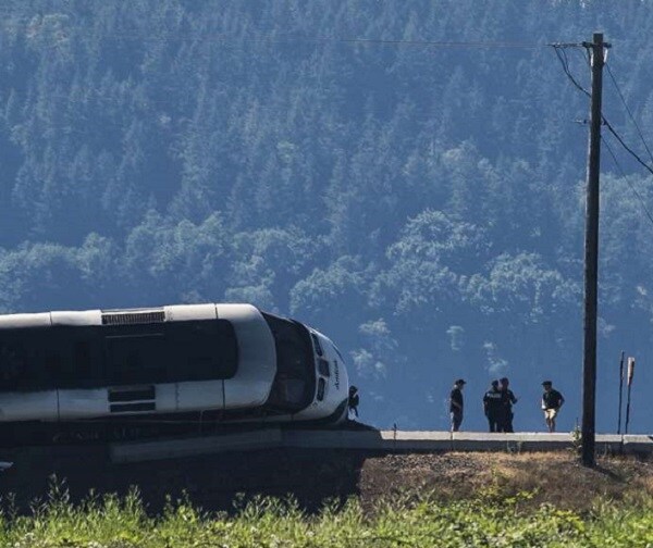 Amtrak Train Derails in Washington State With Minor Injuries