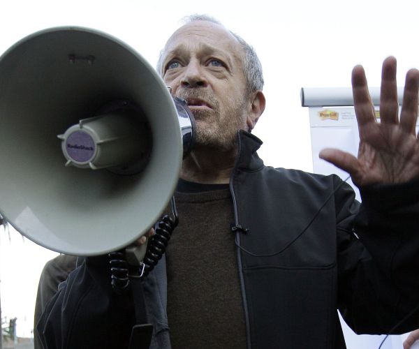 Robert Reich: Trump Is Dangerously Unstable