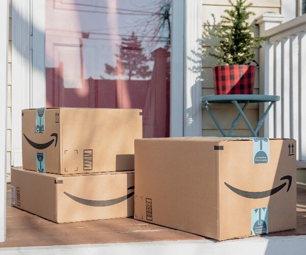 U.S. Senators Question Amazon on Coronavirus Safety at Warehouses