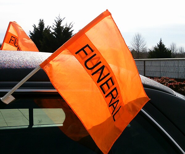 Louisiana Basketball Teens Kneel as Funeral Procession Goes By
