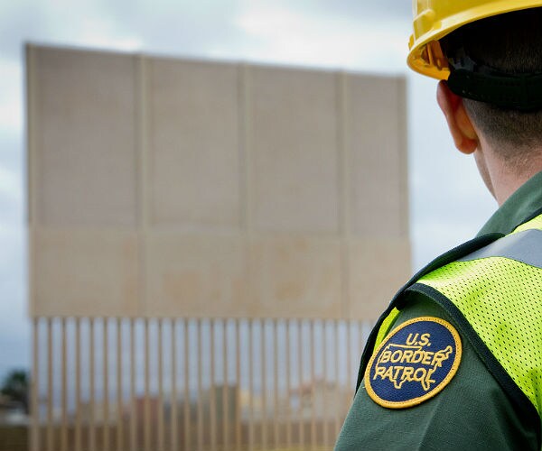 Border Wall Contractor: White House Needs to Issue 'Access and Clearance'