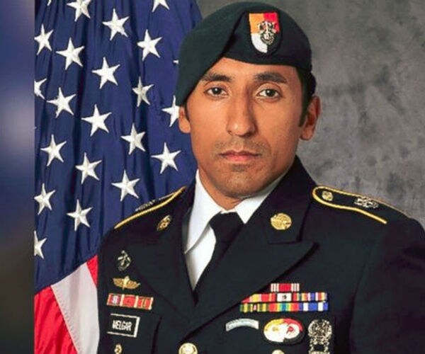 2 Navy SEALs Probed in Strangling Death of Green Beret