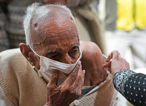 Cases Plateauing in Parts of India but Omicron Still Surges