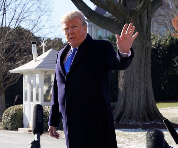 Trump Praises US Economy Ahead of Camp David Meetings