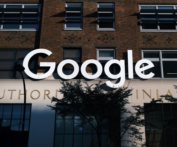 Senators Seek to Defend Local Media From Google, Facebook