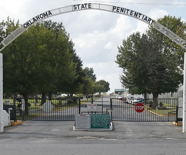 Drone Carrying Drugs, Hacksaw Blades Crashes at Oklahoma Prison