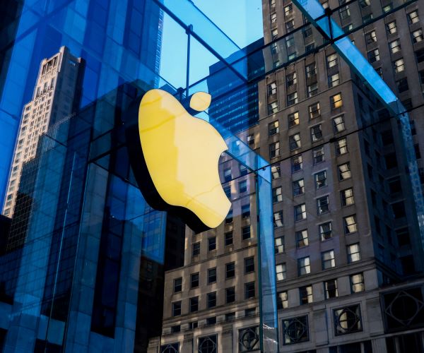 Apple Sued by Women Who Say AirTag Enables Stalkers