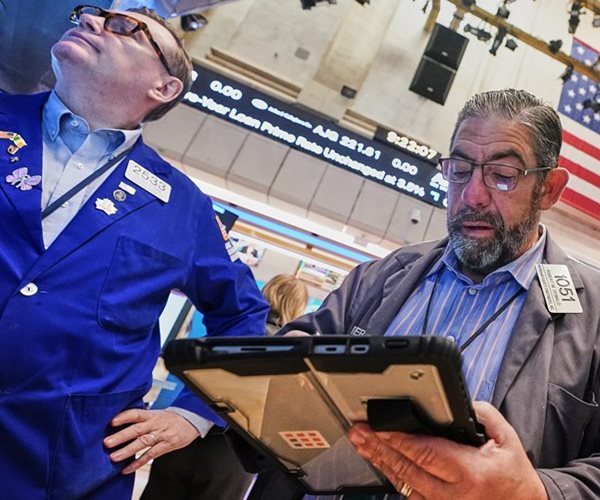 Futures Climb After Trump Extends Iran Truce