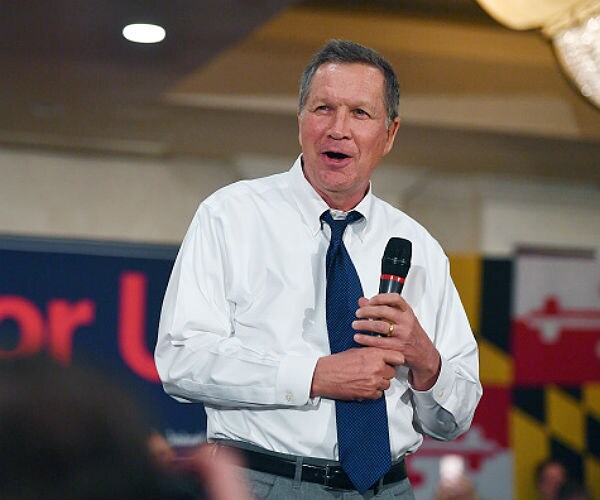 US Hispanic Chamber of Commerce Endorses Hillary, Kasich