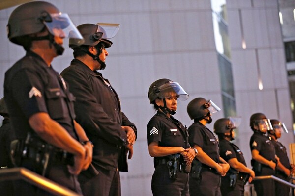 Los Angeles Police Officers to Wear Body Cameras, Mayor Says