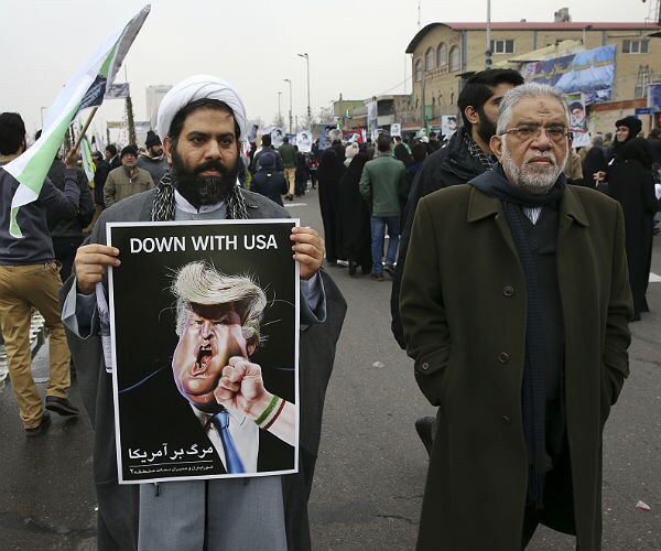 Hundreds of Thousands Rally in Iran Against Trump, Chant 'Death to America' 