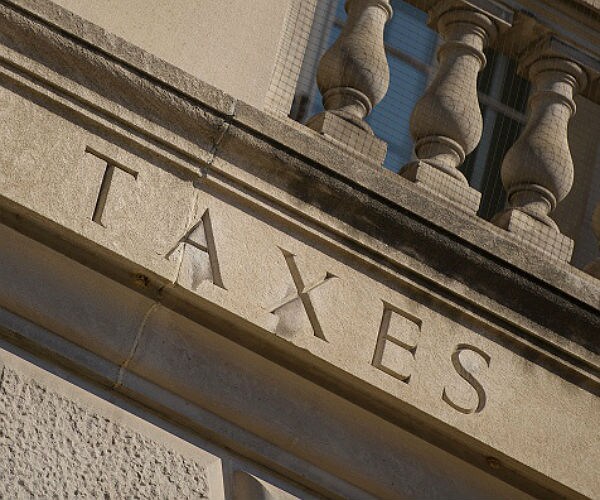 Democrats Question IRS on Real Estate Tax Mess