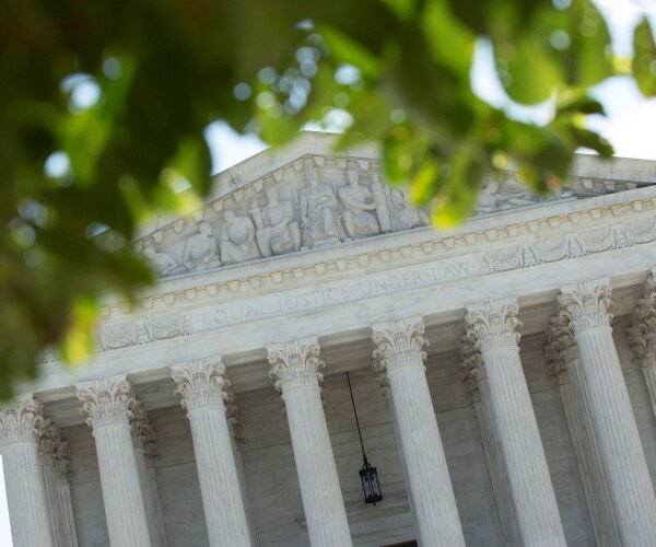the us supreme court building