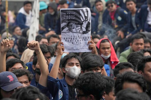 Hundreds in Jakarta Protest Talk of 2024 Election Delay