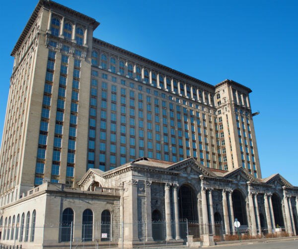 Ford to Spend $740 Million on Detroit Redevelopment Plans