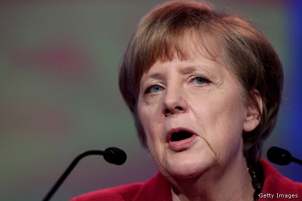 Merkel Tells Putin Crimea Referendum Illegal