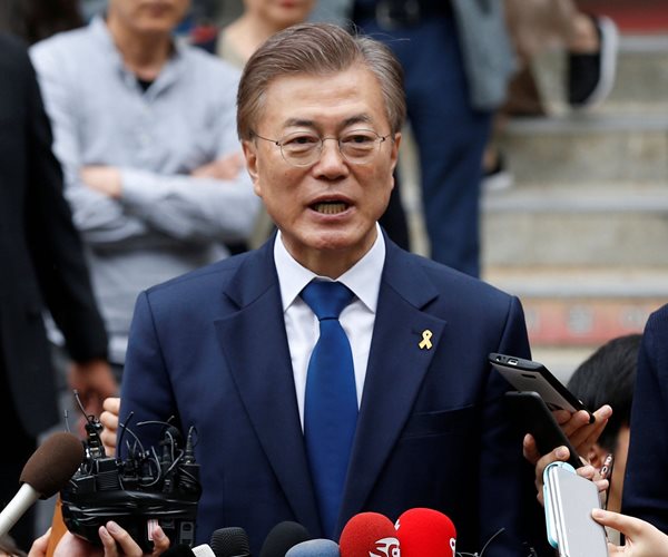 Exit Polls: Liberal Moon Headed for Landslide South Korea Win