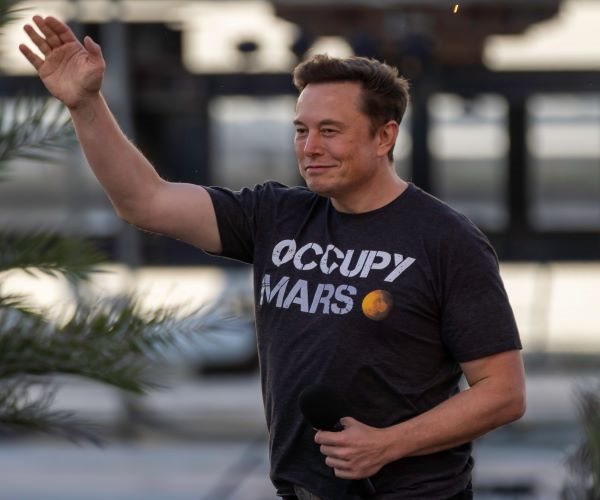 College Photos, Memorabilia of Elon Musk Auctioned for $165K
