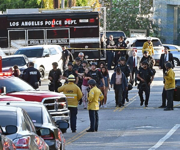 Gunman in LA Supermarket Standoff Arrested for Murder