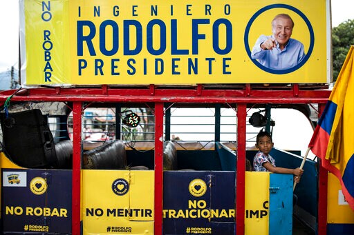 Tight Colombian Runoff Pits Former Rebel, Millionaire