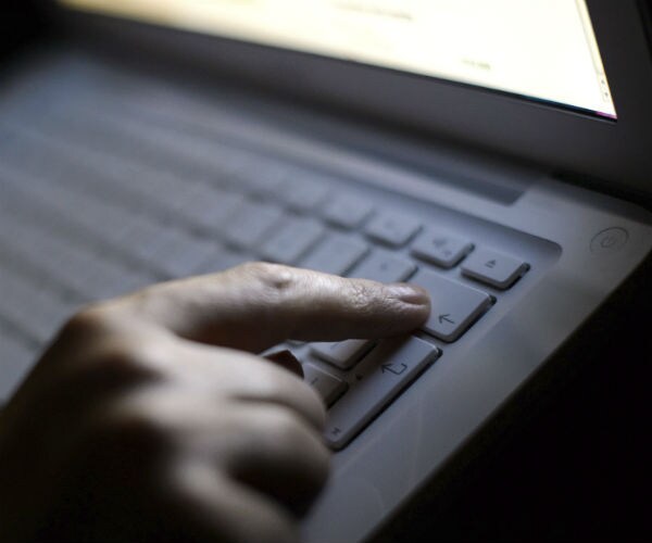 Senate Warns: 'Time Is Running Out' for Tech Companies