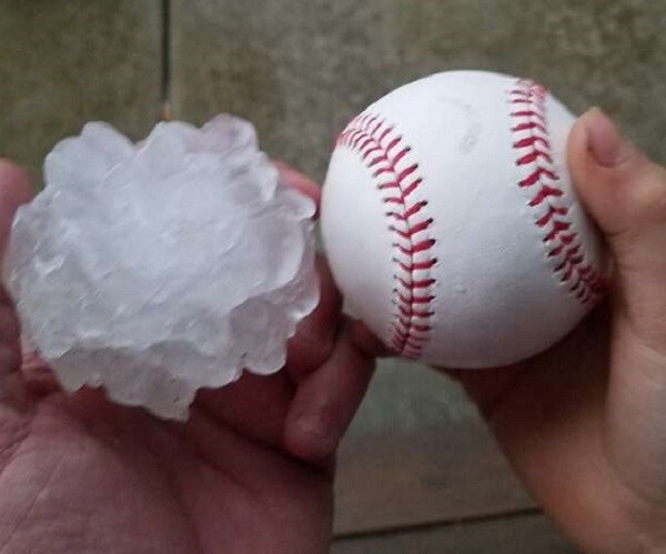 Tornadoes Kill 2 as Spring-Like Storm System Hits Central US