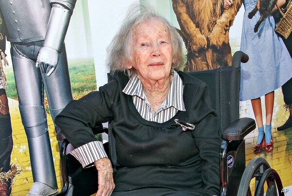 'Wizard of Oz' Munchkin Ruth Robinson Duccini Dies at 95 