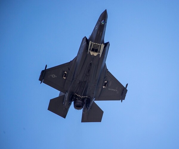 f 35 flies over white house