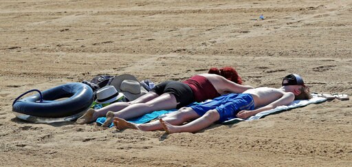 Britain Sizzles through Hottest Day of Year