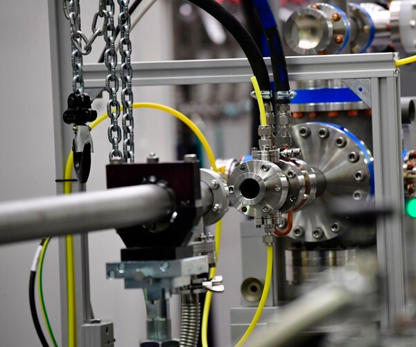 US Falls Behind in Laser Innovation