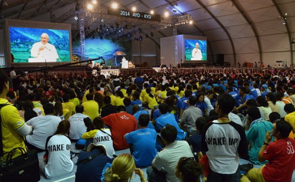 Pope Francis Urges Koreans to Pray for Unity