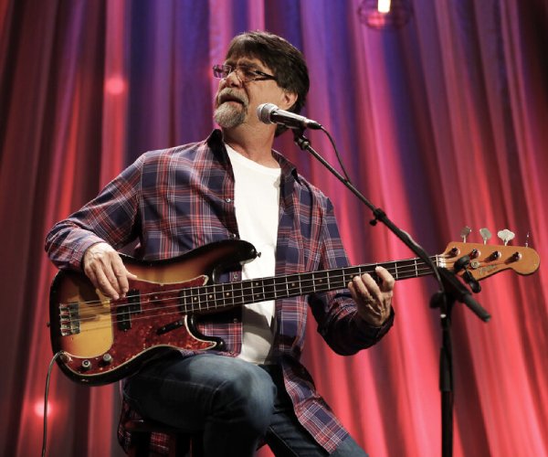 bassist teddy gentry performing