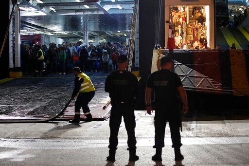 The Latest: Greece Expands Program to Transfer Refugees