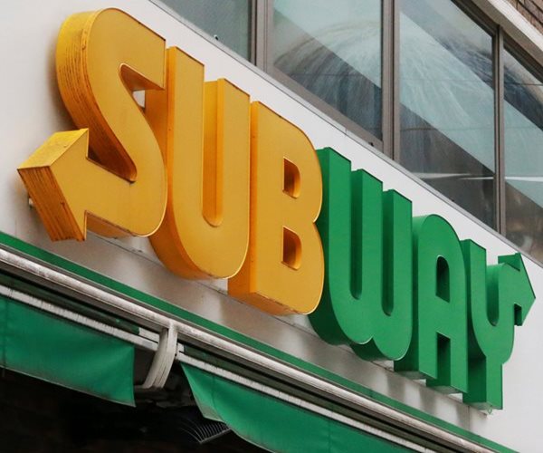 Woman Who Sued Subway's Tuna Seeks to Quit Case