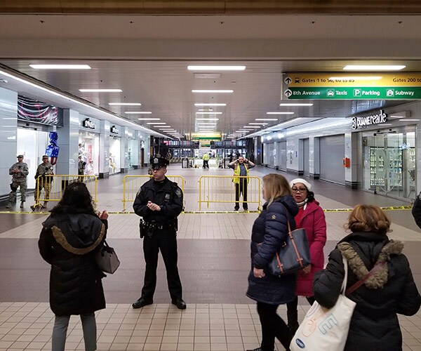 Port Authority: Powder Briefly Shuts Entrance to NYC Transit Hub