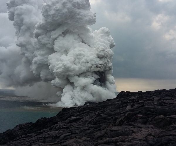 Hawai'i Volcanoes National Park Lava Viewing Area Collapses; No One Hurt