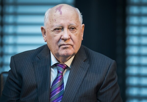 Gorbachev Urges Moscow and Berlin to Rebuild Trust