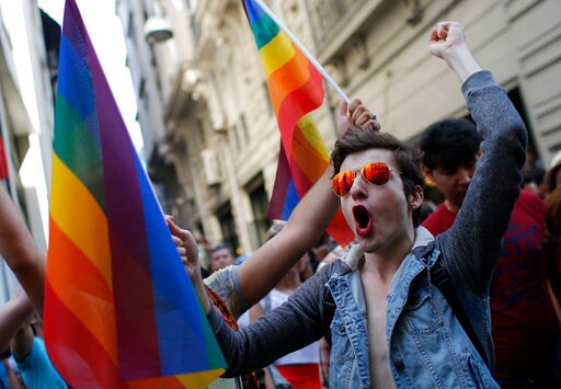 Istanbul Pride March to Go on Despite Governor's Ban