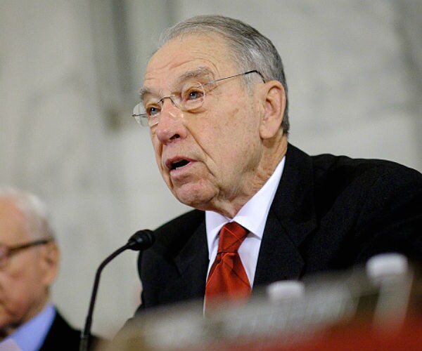 Grassley Hopes to Pass Bills to Help Lower Price of Generic Drugs