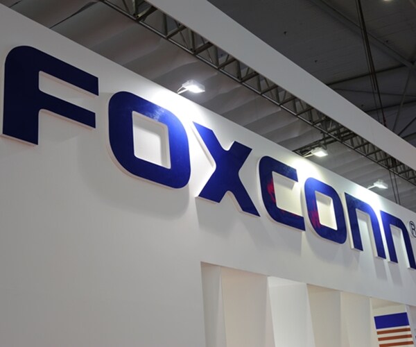 Foxconn, IDG Are Said to Seek $1.5 Billion for Car Tech Fund 