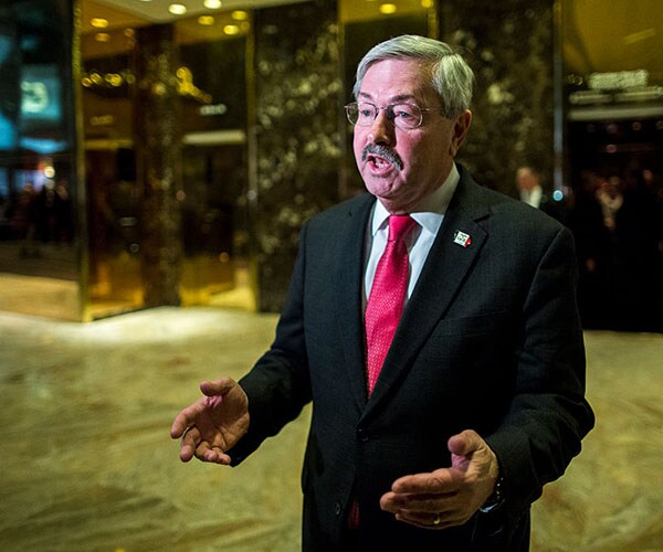 Iowa's Bad Minimum Wage Cap Doesn't Let Counties Compete